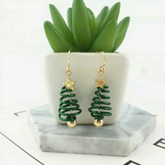 Green Spiral Holiday Christmas Tree Dangle Drop Earrings - Picture 2 of 9